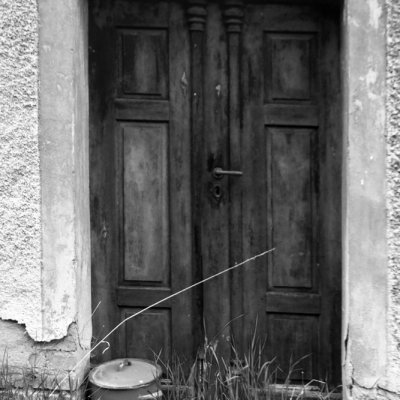 Tür eines alten Bauerhauses im Vogtland